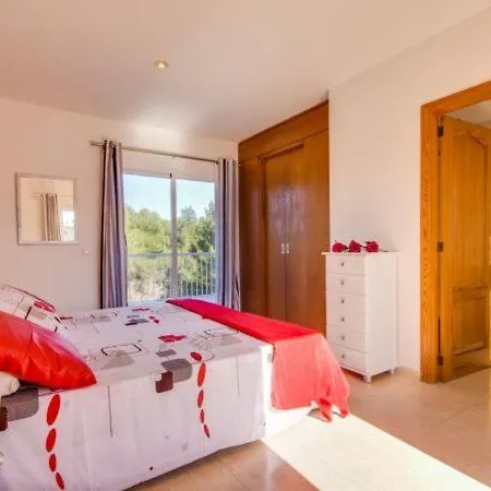 Can Picafort Holiday Sleeps 5 With Air Con And Wifi Сasa de vacaciones *