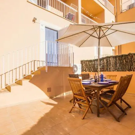 Can Picafort Holiday Sleeps 5 With Air Con And Wifi Сasa de vacaciones