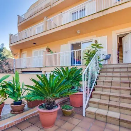 Can Picafort Holiday Sleeps 5 With Air Con And Wifi Сasa de vacaciones