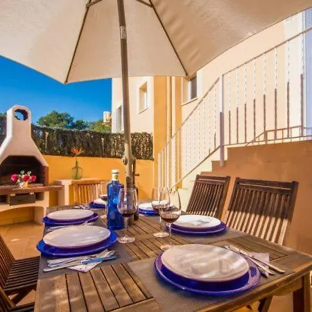 Can Picafort Holiday Sleeps 5 With Air Con And Wifi Сasa de vacaciones